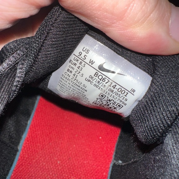 Nike Revolution 5 men's running shoes black and red men’s 9.5 EUC athletic shoes - Picture 2 of 5